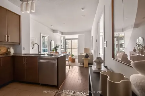 18 Harbour Street Toronto ON M6J 2Z6