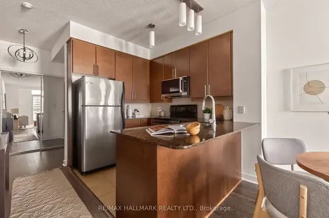 18 Harbour Street Toronto ON M6J 2Z6