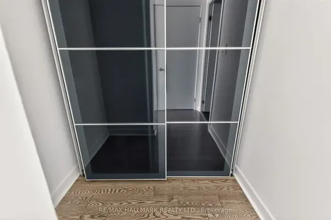 18 Harbour Street Toronto ON M6J 2Z6