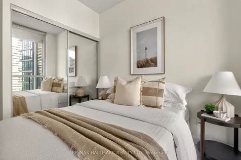 18 Harbour Street Toronto ON M6J 2Z6