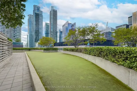 18 Harbour Street Toronto ON M6J 2Z6