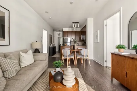 18 Harbour Street Toronto ON M6J 2Z6