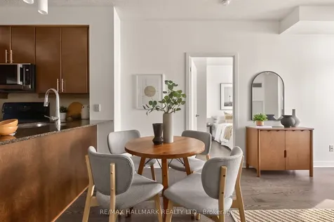 18 Harbour Street Toronto ON M6J 2Z6