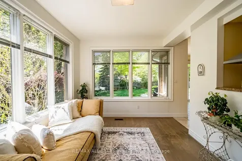 41 Deepwood Crescent Toronto ON M3C 1N7