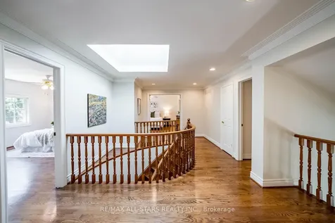 41 Deepwood Crescent Toronto ON M3C 1N7