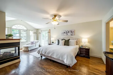 41 Deepwood Crescent Toronto ON M3C 1N7