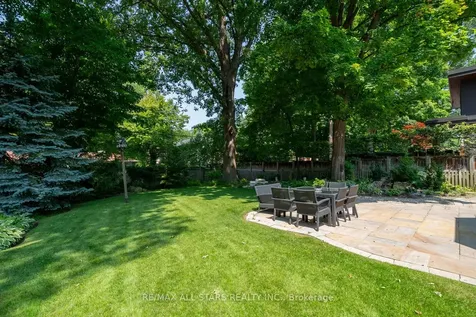 41 Deepwood Crescent Toronto ON M3C 1N7
