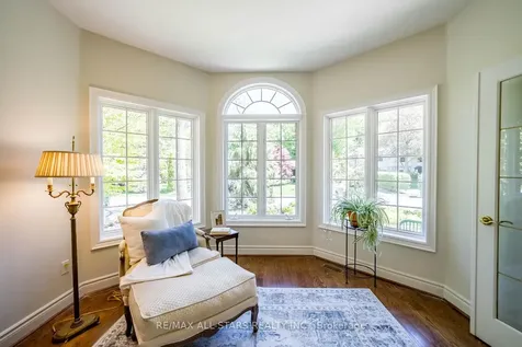 41 Deepwood Crescent Toronto ON M3C 1N7