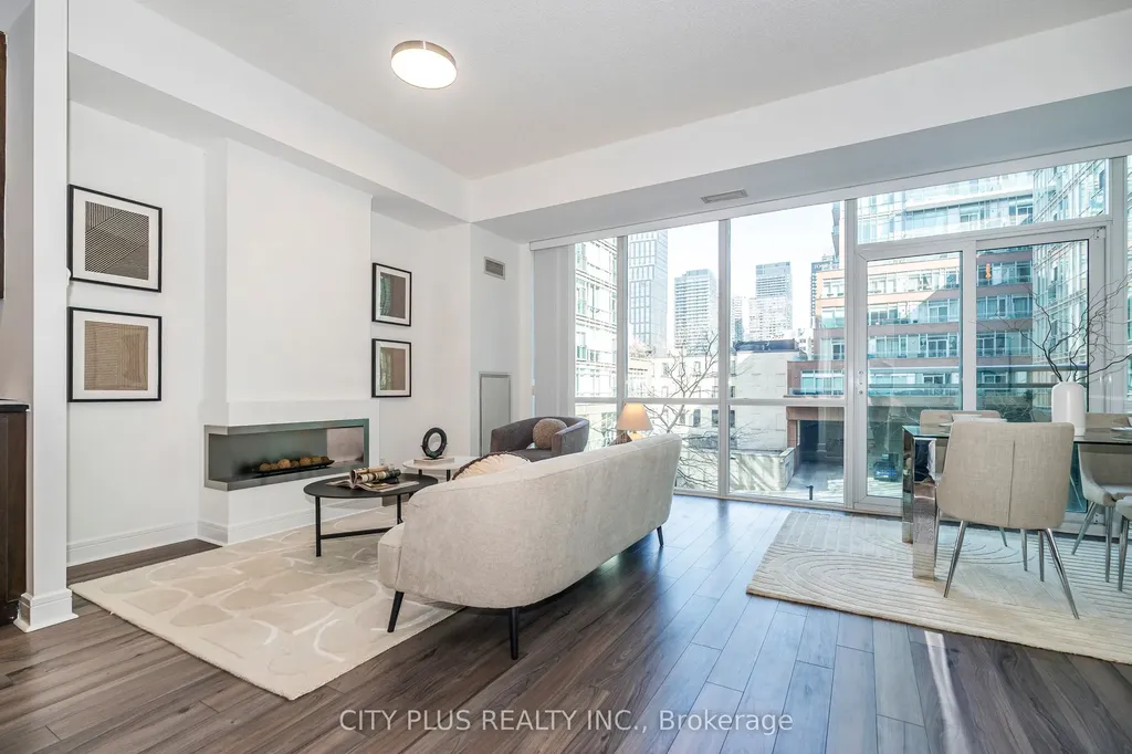 112 George Street Toronto ON M5A 2M5