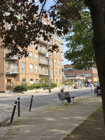 11 Christie Street Toronto ON M6G 4C3