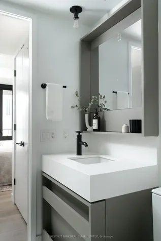 505 Richmond Street Toronto ON M5V 0P4