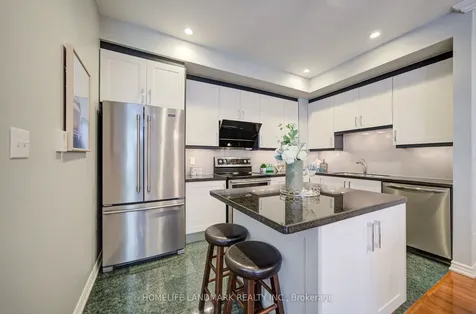 31 Avondale Avenue Toronto ON M2N 7C1
