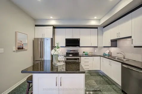 31 Avondale Avenue Toronto ON M2N 7C1