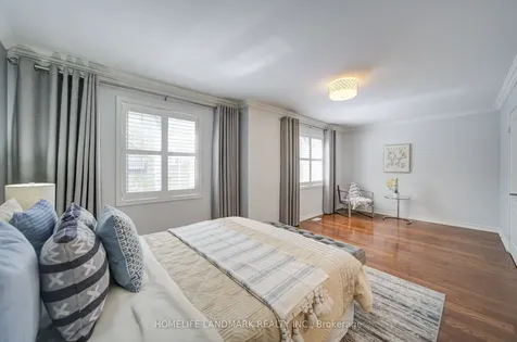 31 Avondale Avenue Toronto ON M2N 7C1