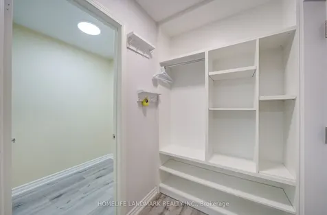 31 Avondale Avenue Toronto ON M2N 7C1
