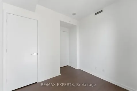 101 Peter Street Toronto ON M5V 0G6