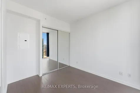 101 Peter Street Toronto ON M5V 0G6