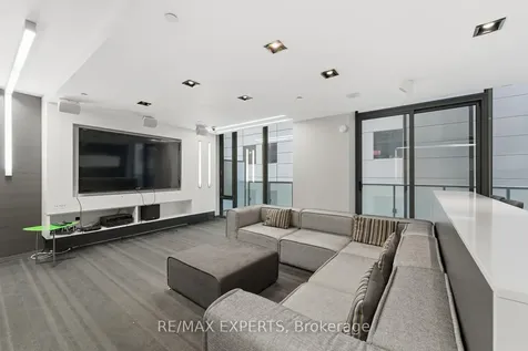 101 Peter Street Toronto ON M5V 0G6