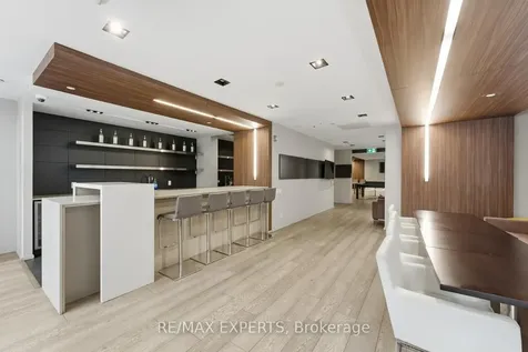 101 Peter Street Toronto ON M5V 0G6