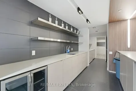 101 Peter Street Toronto ON M5V 0G6