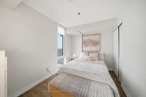 38 Monte Kwinter Court Toronto ON M3H 0E2
