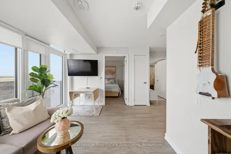 38 Monte Kwinter Court Toronto ON M3H 0E2