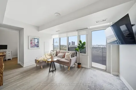 38 Monte Kwinter Court Toronto ON M3H 0E2