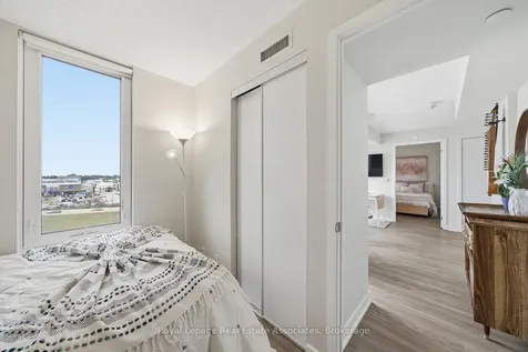 38 Monte Kwinter Court Toronto ON M3H 0E2