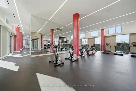 38 Monte Kwinter Court Toronto ON M3H 0E2