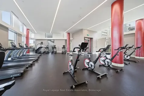 38 Monte Kwinter Court Toronto ON M3H 0E2