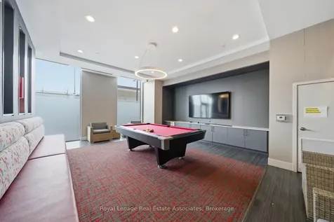 38 Monte Kwinter Court Toronto ON M3H 0E2