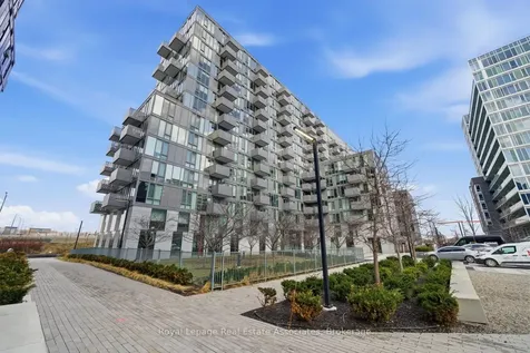 38 Monte Kwinter Court Toronto ON M3H 0E2