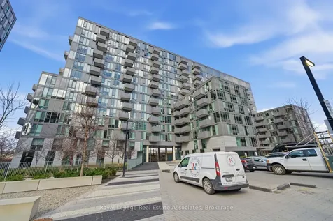 38 Monte Kwinter Court Toronto ON M3H 0E2