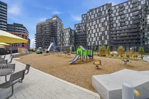 38 Monte Kwinter Court Toronto ON M3H 0E2