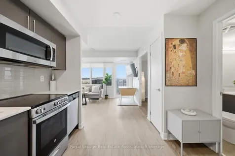 38 Monte Kwinter Court Toronto ON M3H 0E2