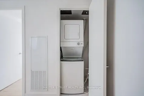 85 Wood Street Toronto ON M4Y 0E8
