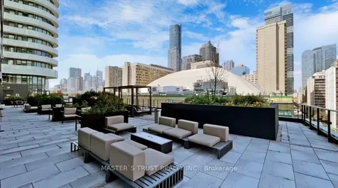 85 Wood Street Toronto ON M4Y 0E8
