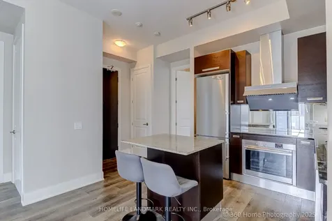 21 Balmuto Street Toronto ON M4Y 1W4