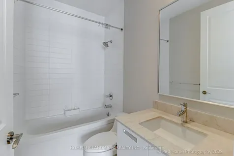 21 Balmuto Street Toronto ON M4Y 1W4