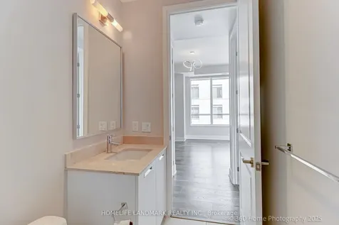 21 Balmuto Street Toronto ON M4Y 1W4