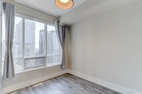 21 Balmuto Street Toronto ON M4Y 1W4