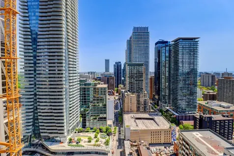 21 Balmuto Street Toronto ON M4Y 1W4
