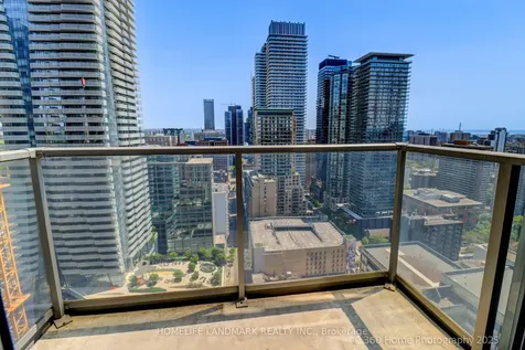 21 Balmuto Street Toronto ON M4Y 1W4