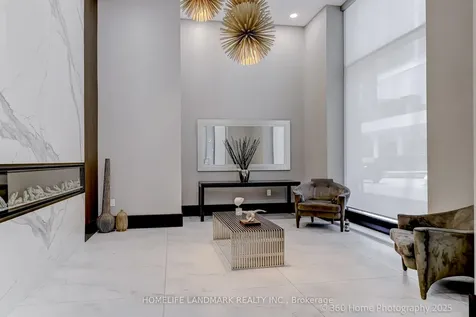 21 Balmuto Street Toronto ON M4Y 1W4