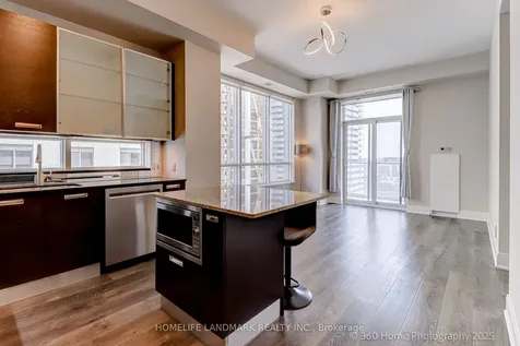 21 Balmuto Street Toronto ON M4Y 1W4