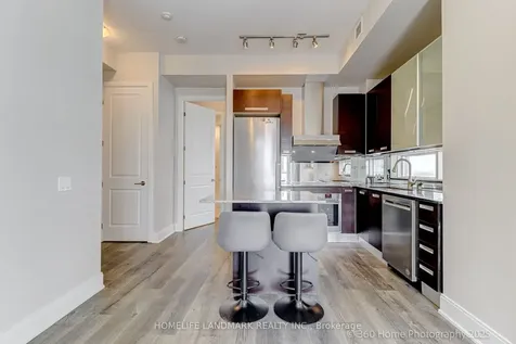21 Balmuto Street Toronto ON M4Y 1W4
