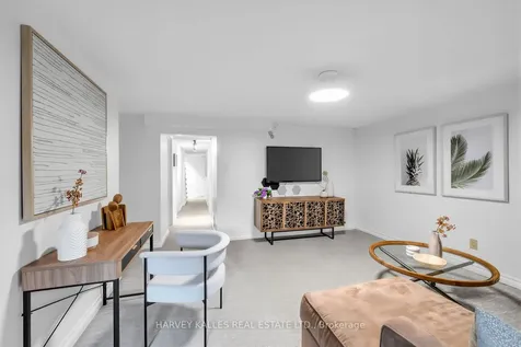 136 Bedford Park Avenue Toronto ON M5M 1J1