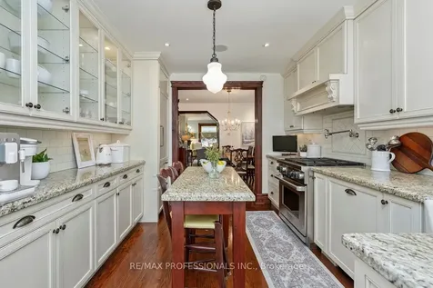 202 St Helen's Avenue Toronto ON M6H 4A1