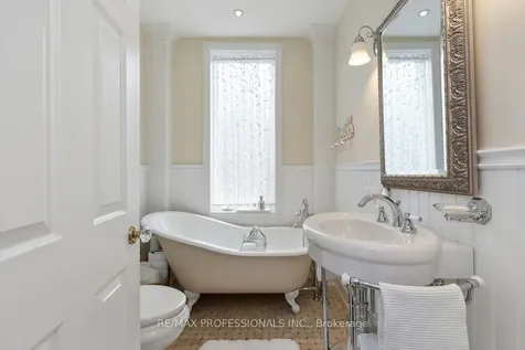 202 St Helen's Avenue Toronto ON M6H 4A1