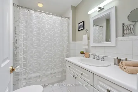 202 St Helen's Avenue Toronto ON M6H 4A1